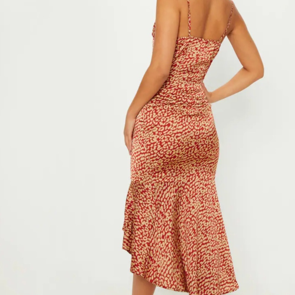 Pretty Little Thing Leopard Print MIDI Dress - Picture 3 of 3